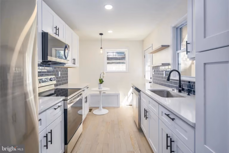 6xx Gerritt St — finished kitchen / breakfast nook.