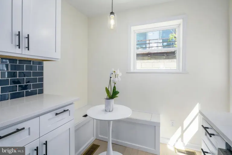 6xx Gerritt St — finished kitchen / breakfast nook.