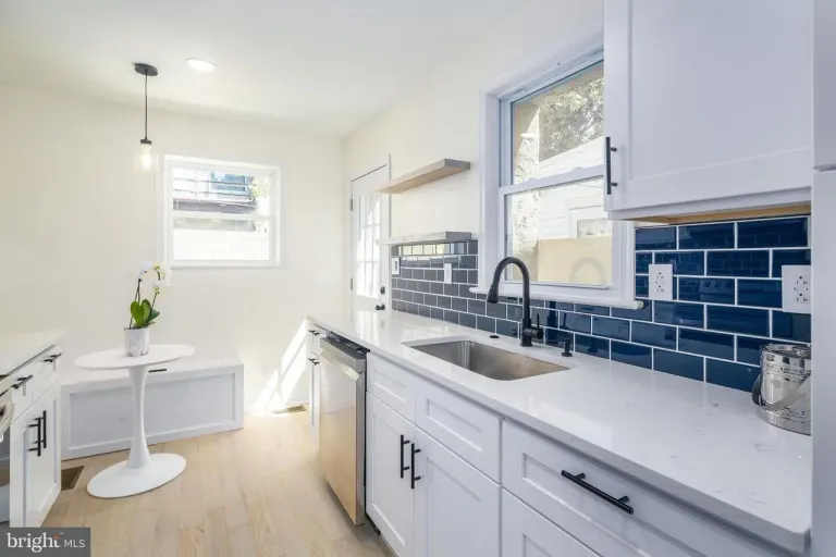 6xx Gerritt St — finished kitchen / breakfast nook.