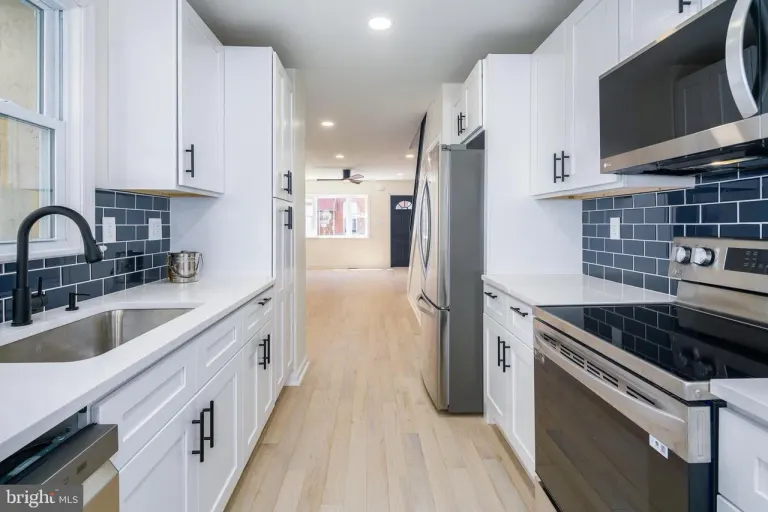 6xx Gerritt St — finished kitchen / breakfast nook.
