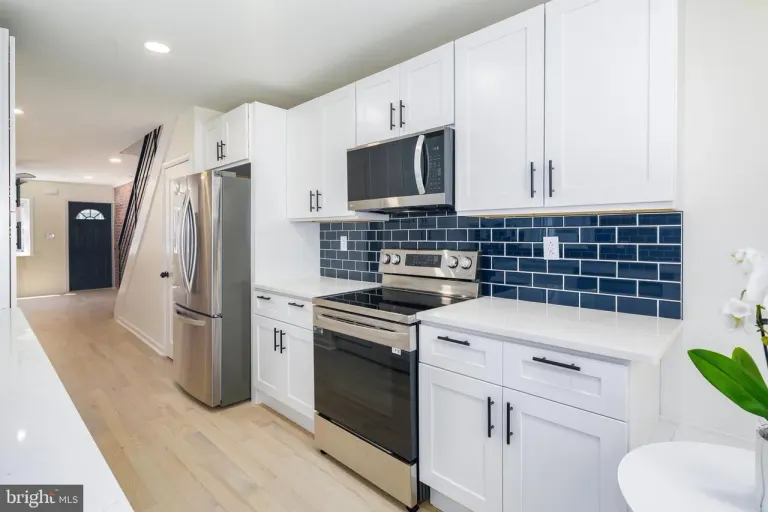 6xx Gerritt St — finished kitchen / breakfast nook.
